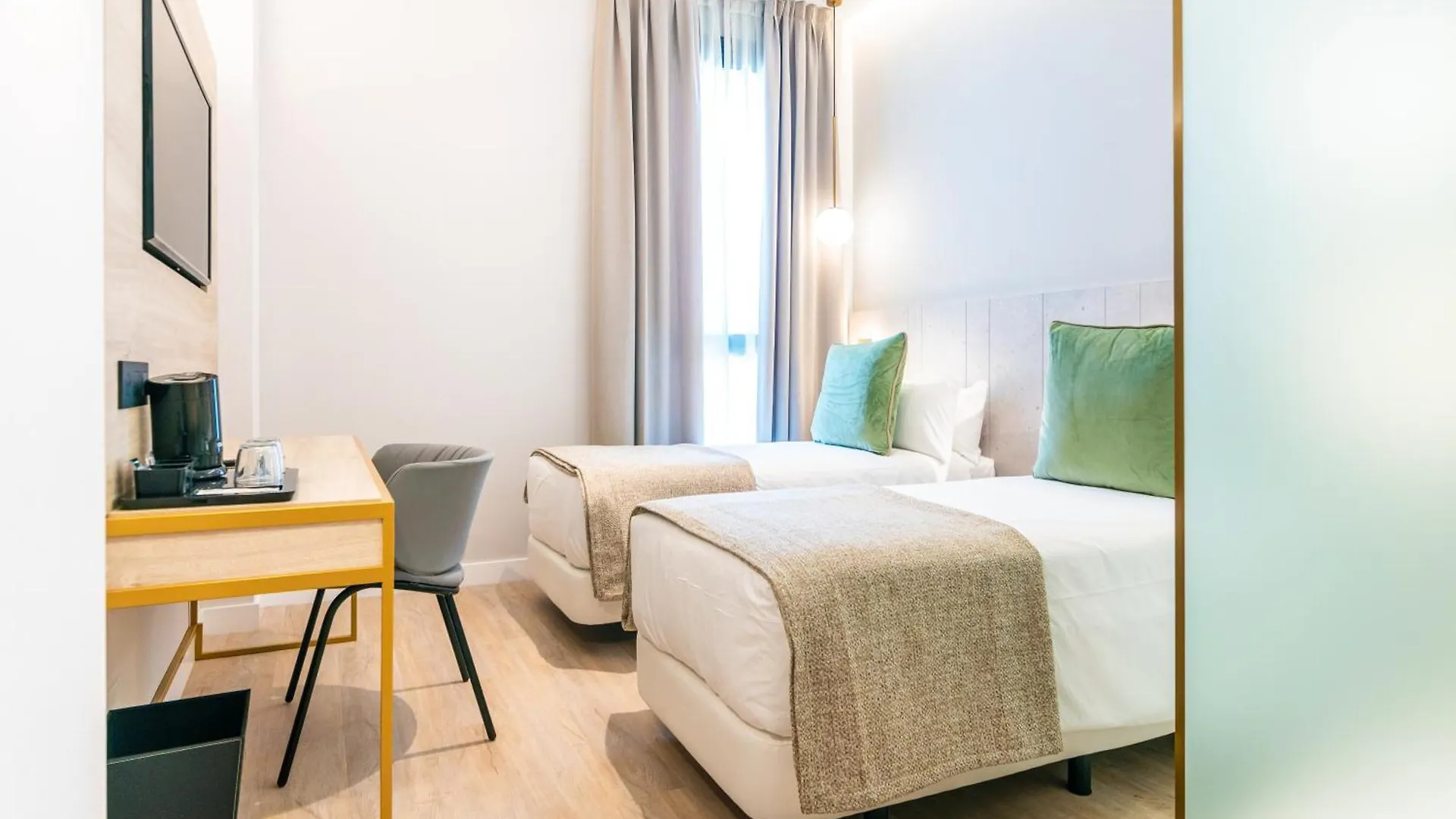 Hotel Malaga Vibes 3*,